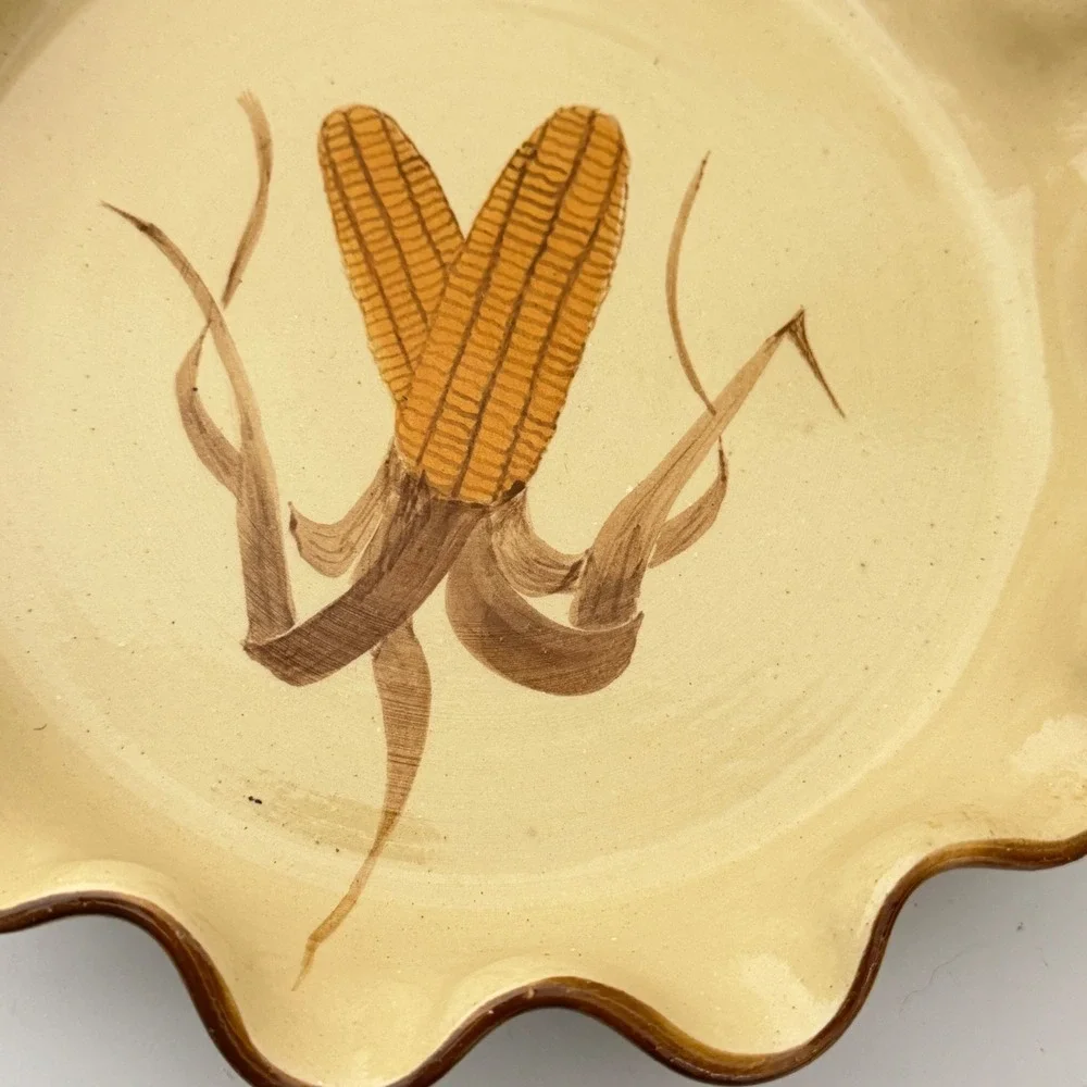 Strawtown Pottery Pie Dish  Cream Corn Cob Scalloped Hand-Painted 2001 8